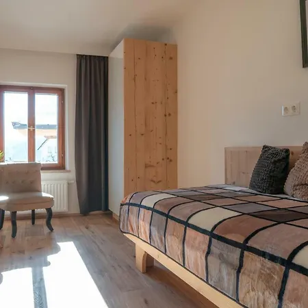 בית נופש Traditionell-modernes Haus In Hoetting